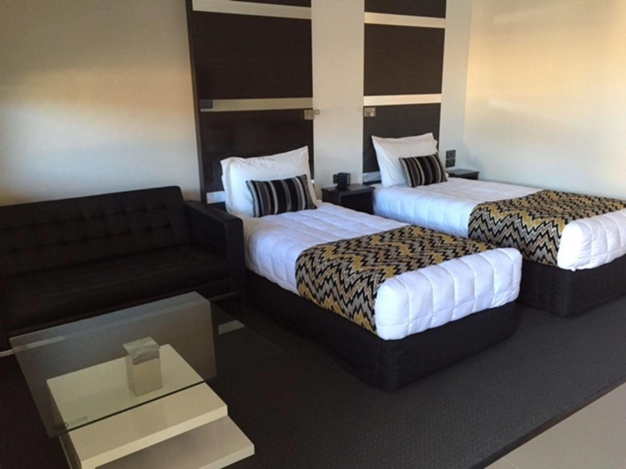 Abbey Motor Motel 4*